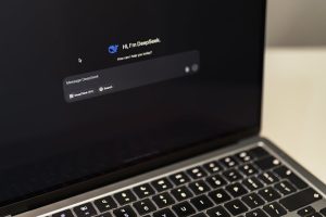 como se llama la inteligencia artificial de tony stark